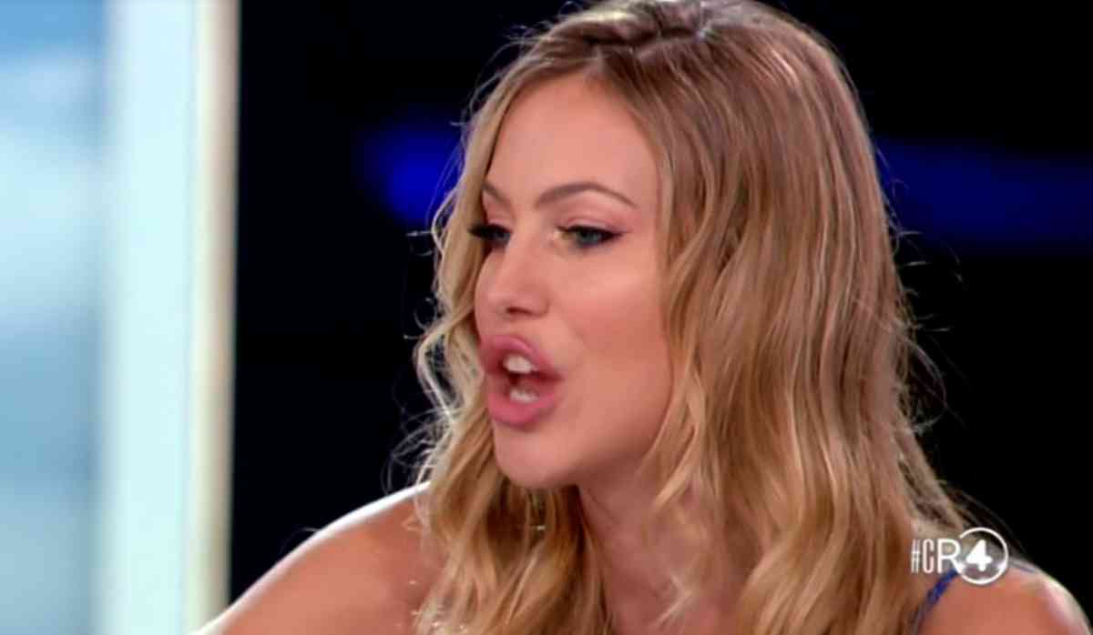 Taylor Mega e il “triangolo” con Fedez e Chiara Ferragni: “Se parlo, è perché so”