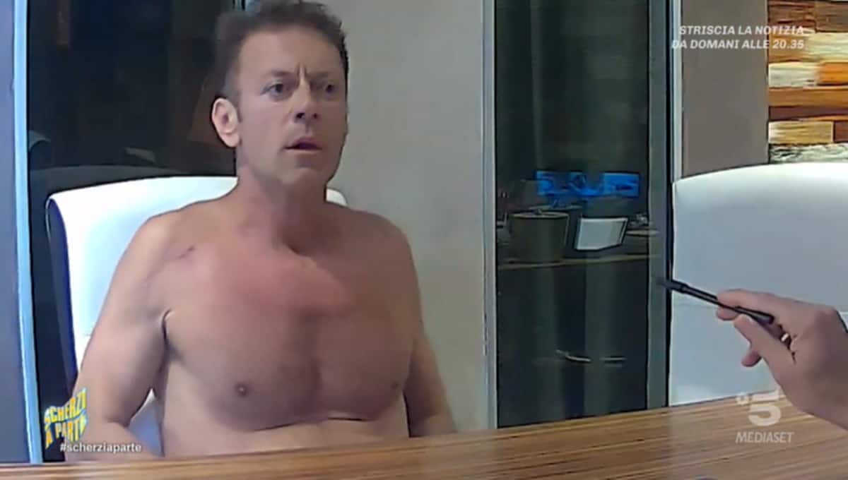 Scherzo Rocco Siffredi a Scherzi a Parte 2021 | Video Mediaset