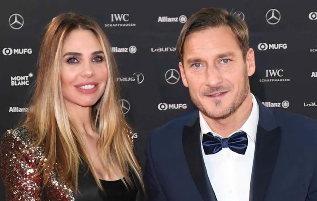 Ilary Blasi e il suo libro autobiografico, la risposta di Totti e Noemi  Bocchi non si fa attendere: la frecciatina social