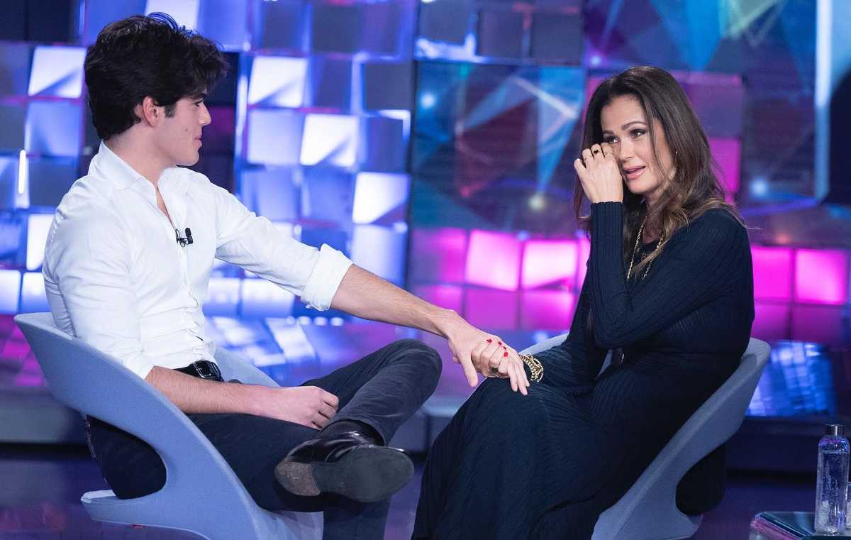 Samantha De Grenet a Verissimo con il figlio Brando: “Momenti brutti dove ci sono state cose belle” | Video Mediaset