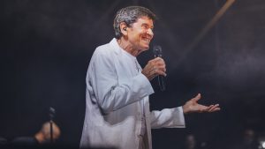 Gianni Morandi compie 80 anni, la top 10 delle sue canzoni più belle: auguri Gianni