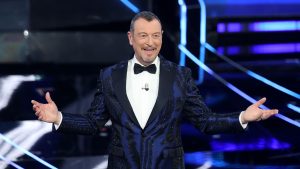 Chi è Il Tre? Biografia e carriera del cantante in gara a Sanremo 2024
