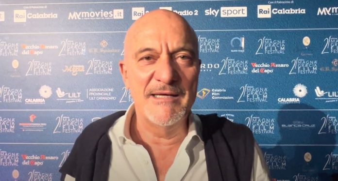 Claudio Bisio, intervista al Magna Greacia