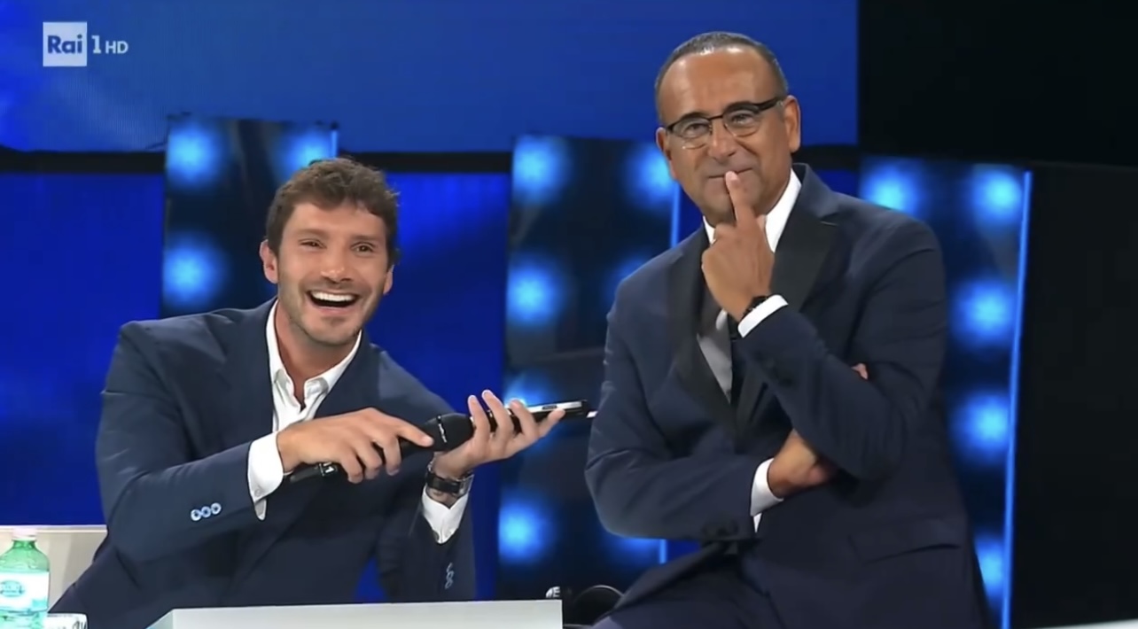 Maria De Filippi chiama in diretta Stefano De Martino a Tale e Quale Show