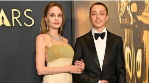 Angelina Jolie incanta sul red carpet col figlio Knox ai Governors Awards 2024