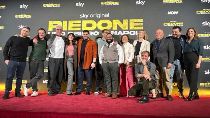 cast piedone uno sbirro a napoli