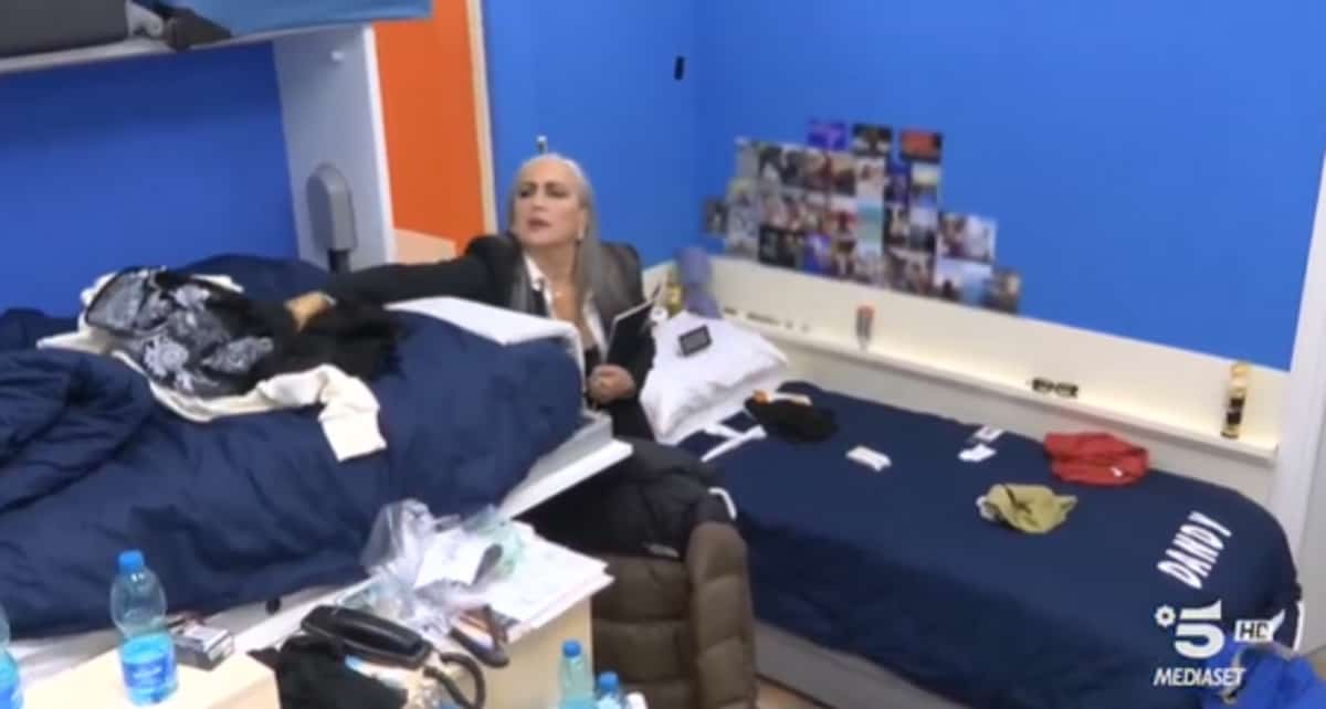 Amici 24, Alessandra Celentano: “Servirebbero guanti e mascherina” | Video Witty Tv