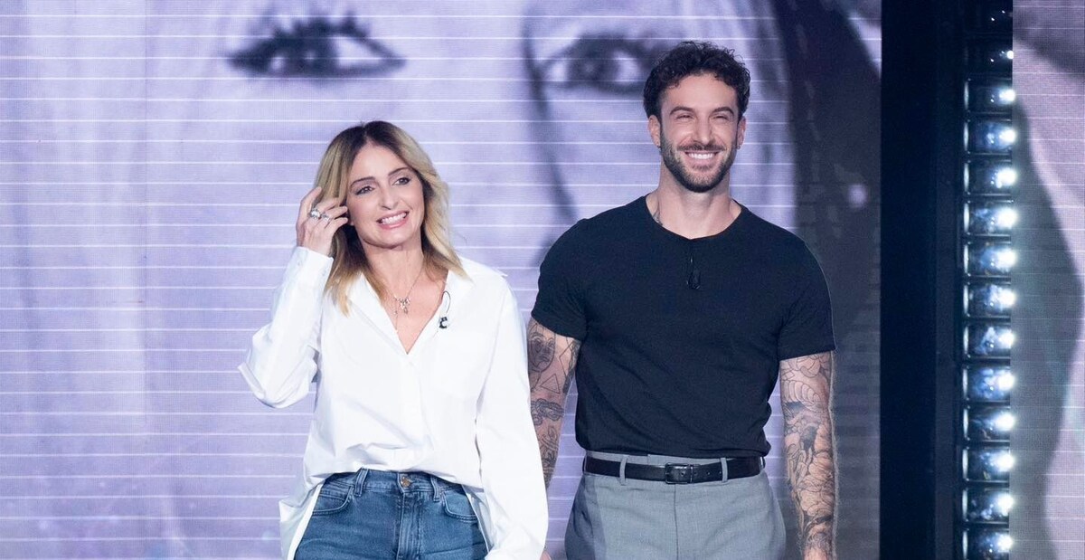 Andreas Muller a Veronica Peparini a Verissimo: presto sposi, la proposta a La Talpa | Video Mediaset