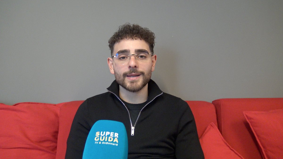 Rocco Hunt a Sanremo 2025 con “Mille vote ancora”: “Spero di cancellare i pregiudizi su di me e sulla mia musica” – Intervista Video