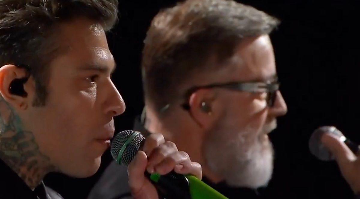 Sanremo 2025, Fedez duetta con Marco Masini su Bella Stronza: le barre di sofferenza del rapper