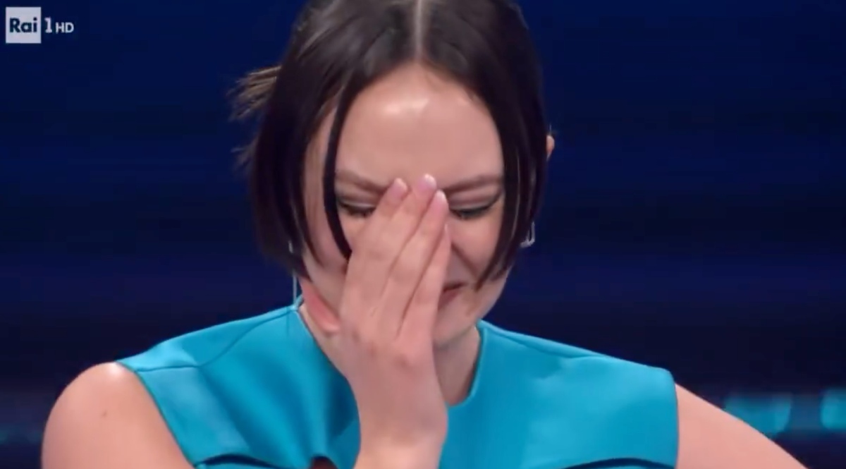 Sanremo 2025, Francesca Michielin si commuove e scoppia a piangere | VIDEO