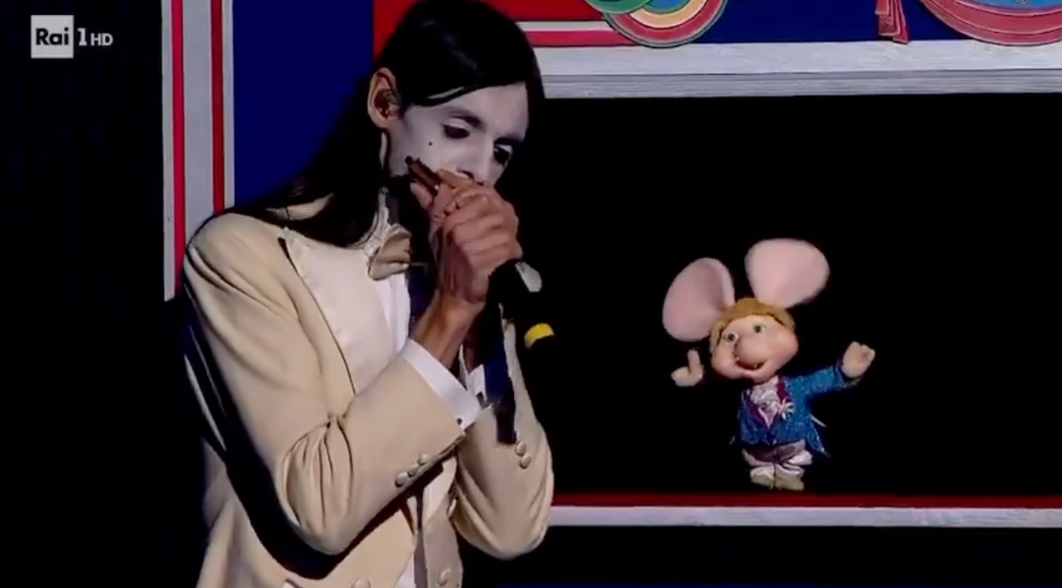 Sanremo 2025, Topo Gigio mattatore con Lucio Corsi: “Se ha condotto Malgioglio posso anche io”